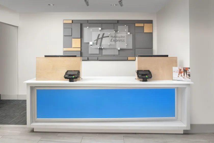Holiday Inn Express San Antonio North Riverwalk Area by IHG - Image 1