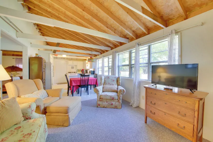 Rustic Retreat Across from Lake; Family Friendly! - Image 1