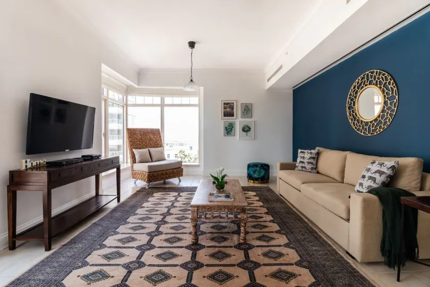 Elegant 3BR in Dubai Marina With Scenic Views! - Image 1