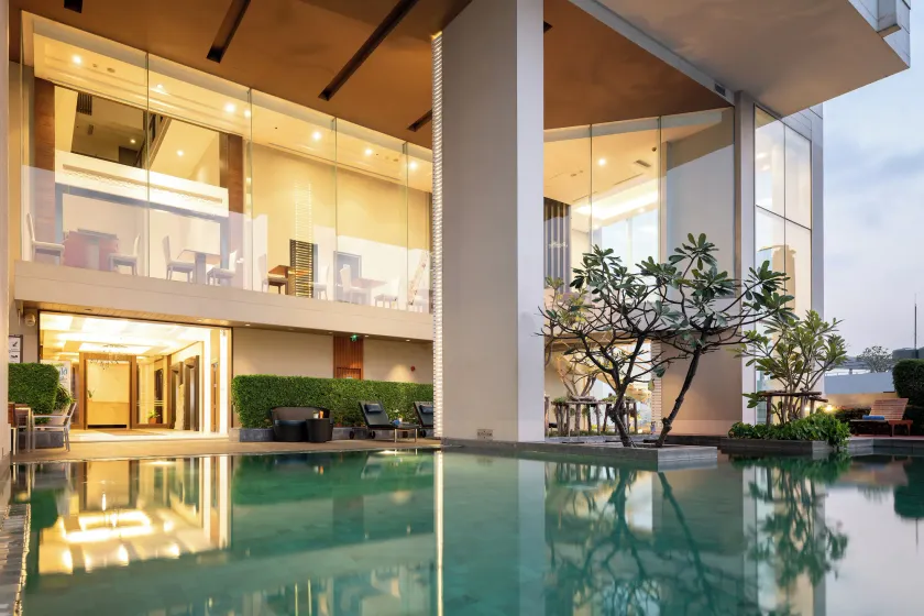 Jasmine Resort Hotel Bangkok BTS Phrakhanong - Image 1