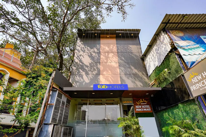 Fabhotel New Prince Palace - Image 1