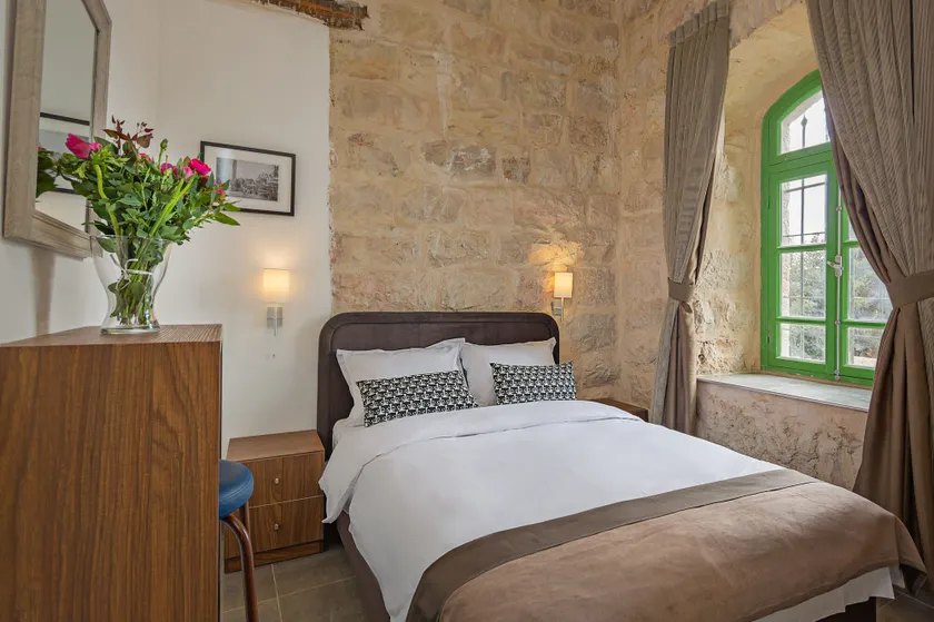 Heleni Hotel - Image 1