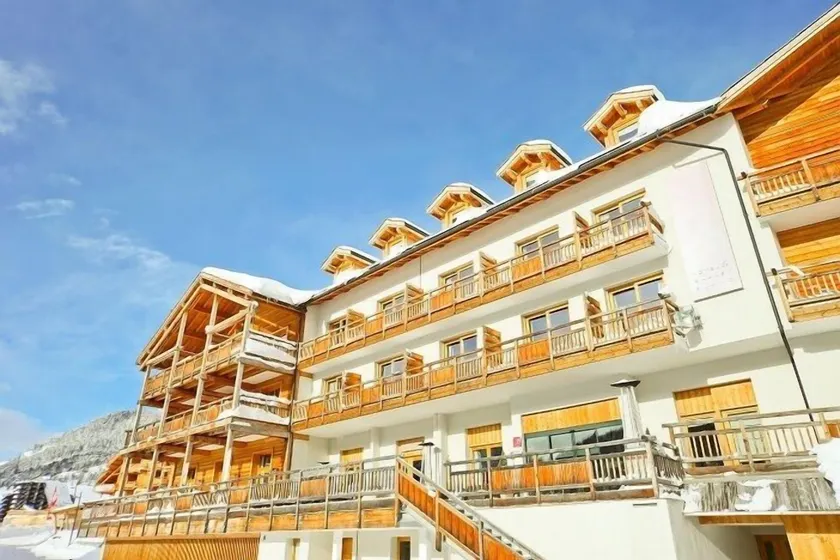 Le Chalet Blanc Hôtel & Spa - Image 1