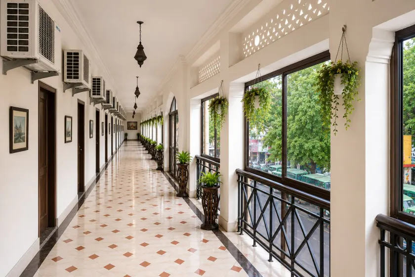 Central Hotel - Image 1