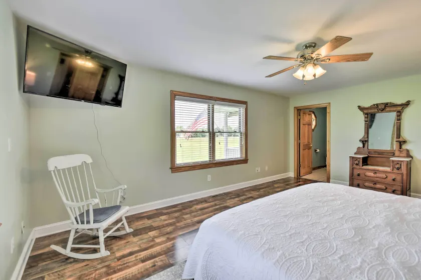 Pet-Friendly Woodsy Gem: 1/4 Mi to Chesapeake Bay - Innenbereich