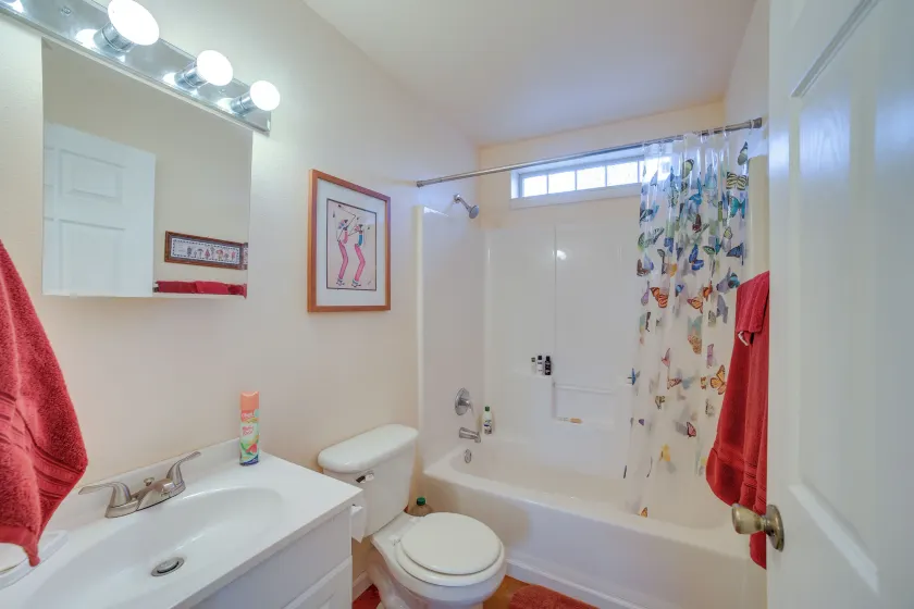 Cozy Rogers Studio Apt w/ Lake Access & Fire Pit! - Interiør