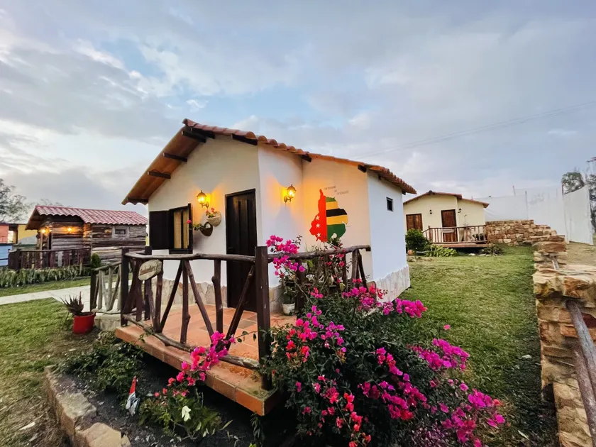 Parador La Mesa Redonda Hotel y Glamping - Image 1