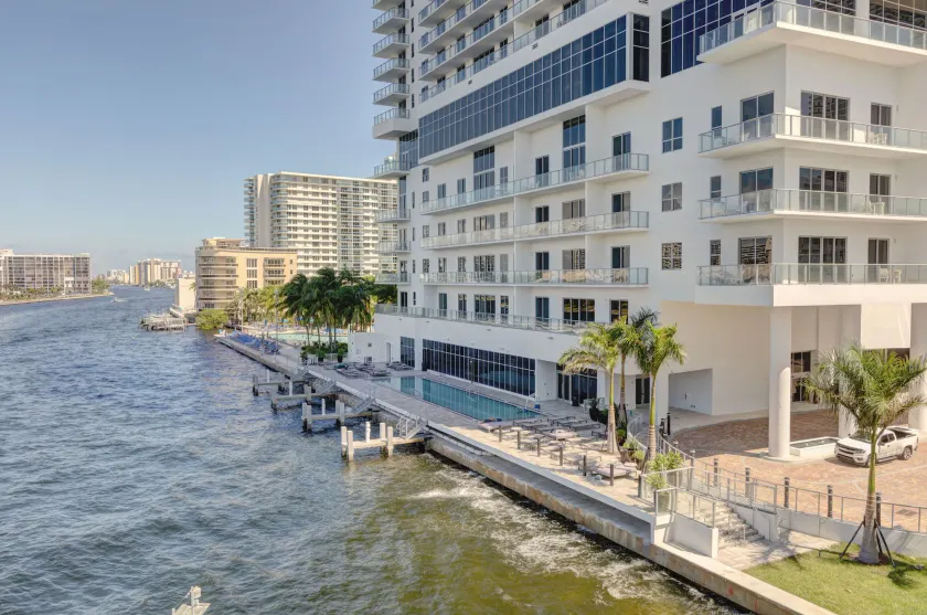 HYDE Beach House Apartments - Image 1