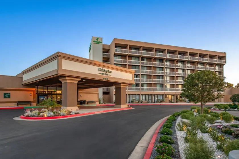 Holiday Inn Oxnard - Ventura by IHG - Image 1