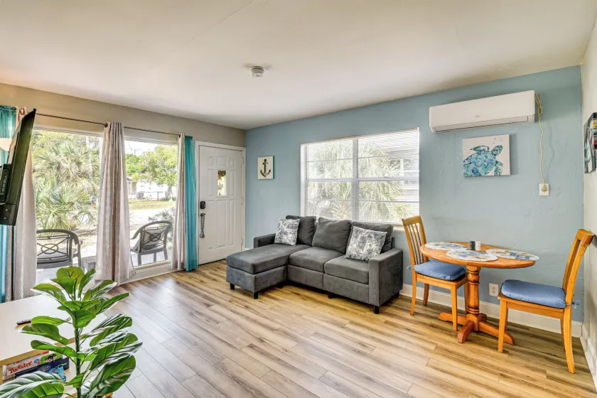 4 Mi to Daytona Boardwalk & Beaches: Cute Cottage - Image 1