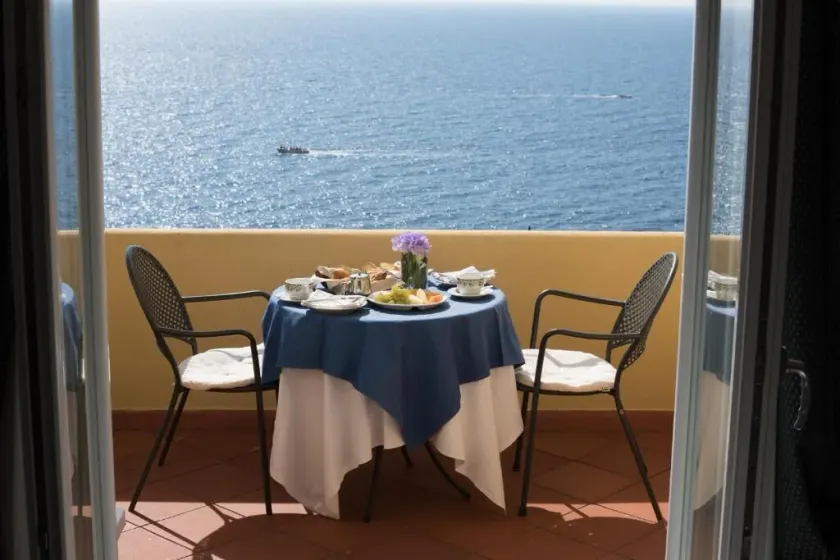 Hotel Weber Ambassador - Image 1