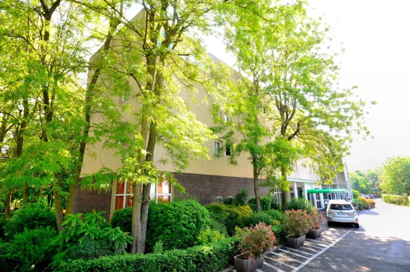 Green Hotels Confort Roissy Parc des Expositions - Image 1
