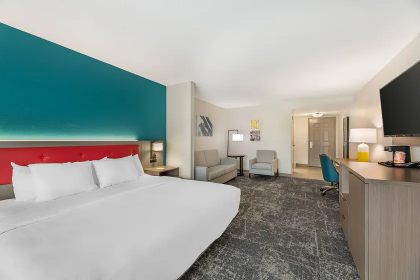 Comfort Inn & Suites Dover - Image 1