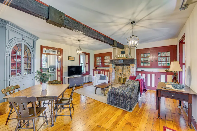 Walk to Creek: Mount Joy Home Near Nook Sports - Image 1
