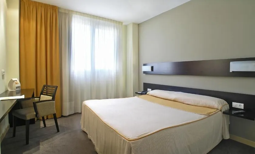 Blu Hotel Pamplona - Image 1