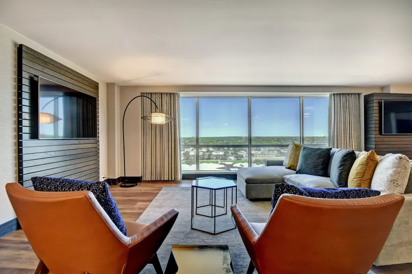 Tulsa Marriott Southern Hills - Image 1
