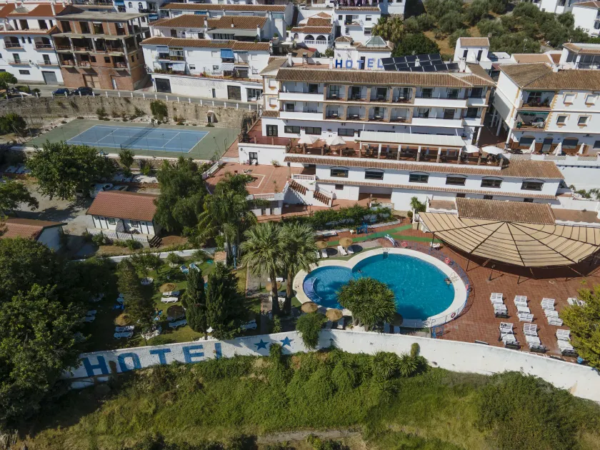 Hotel y Bungalows Balcón de Competa - Image 1