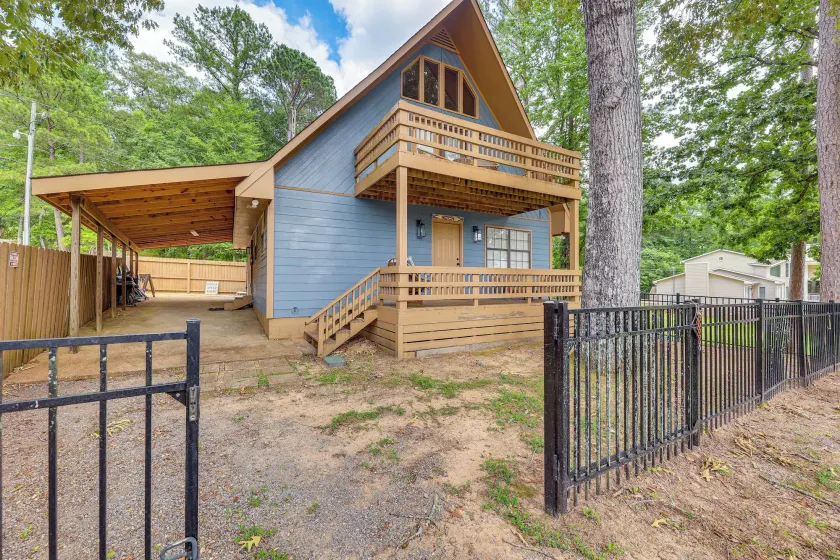 Cozy Eclectic Cabin w/ Lake Views & Shared Dock! - Image 1
