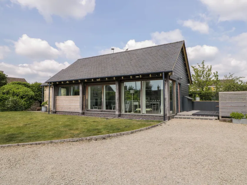 The Barn at Daubeneys - Image 1
