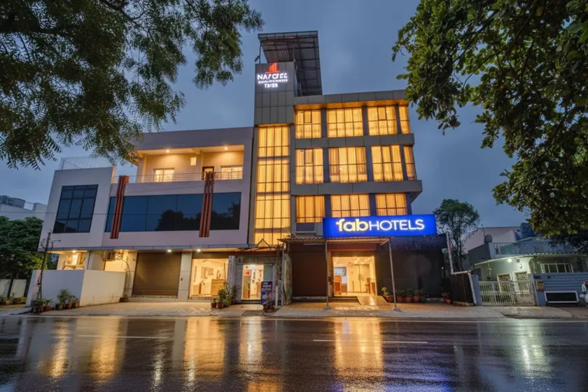 FabHotel Saket Inn - Image 1