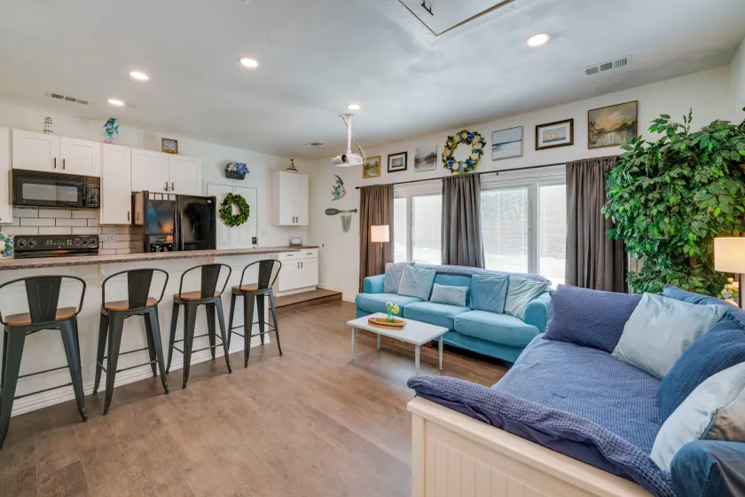 Walk to Lewisville Lake: Pet-friendly Texas Abode! - Image 1