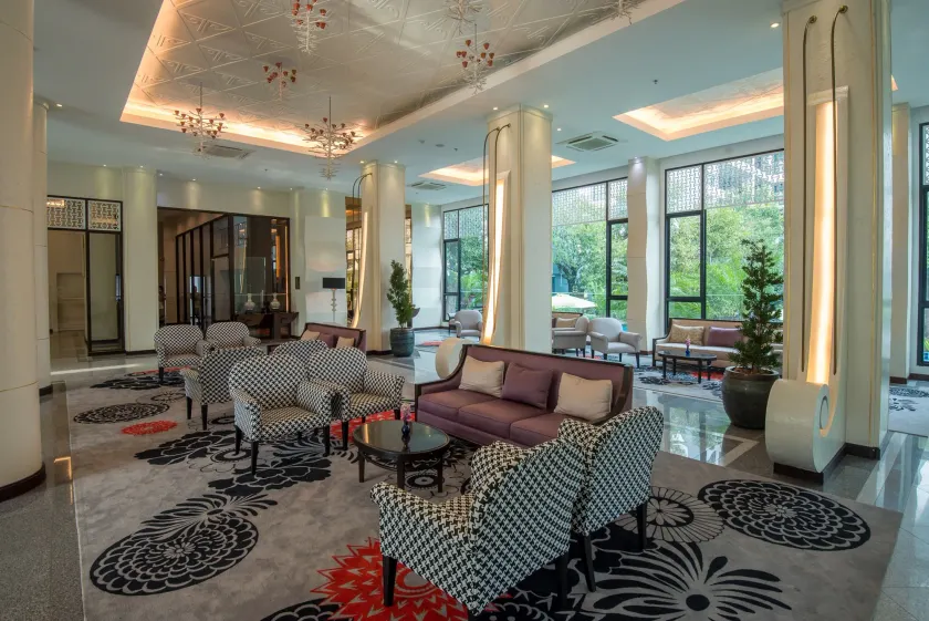 Bay Beach Resort Jomtien - Lobby sitting area