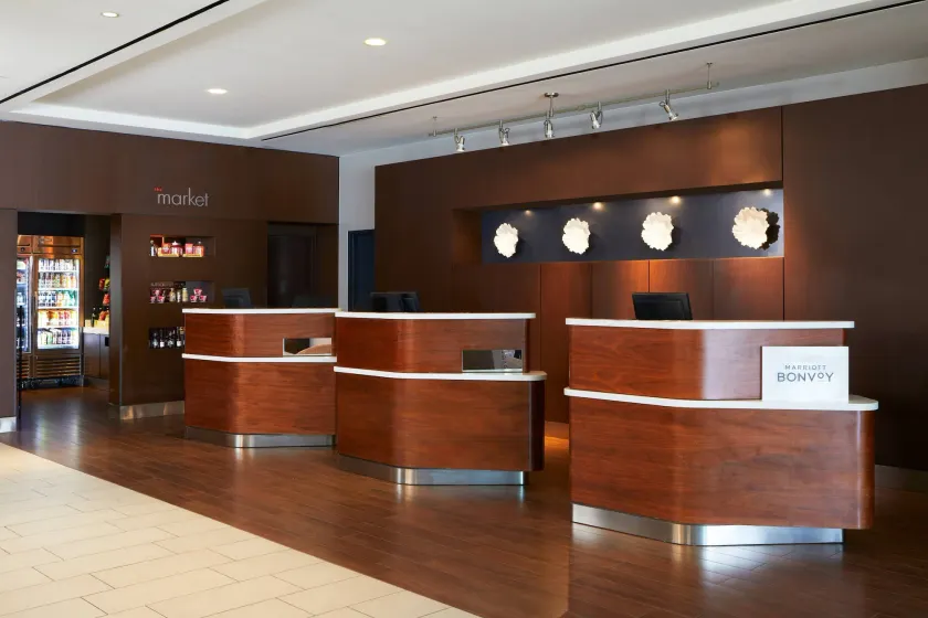 Courtyard by Marriott Los Angeles LAX / Century Boulevard - Image 1