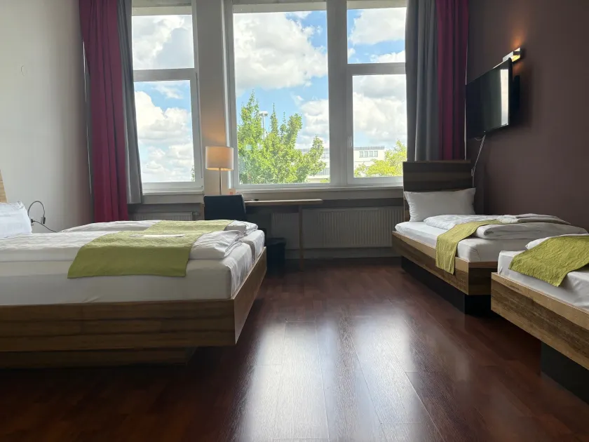 AMH Airport-Messe-Hotel Stuttgart - Image 1