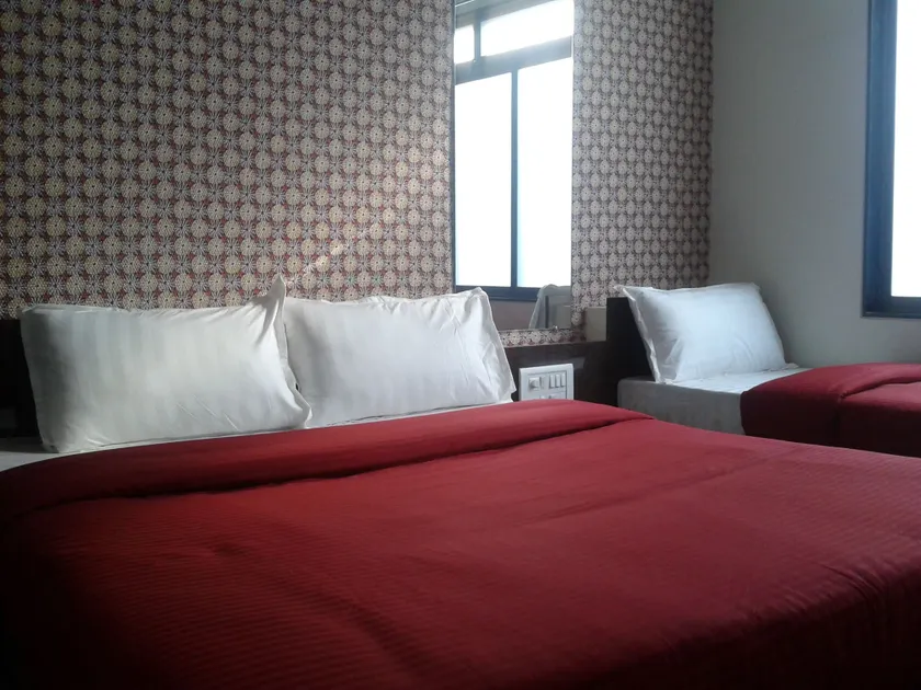 Skyway Inn - Image 1
