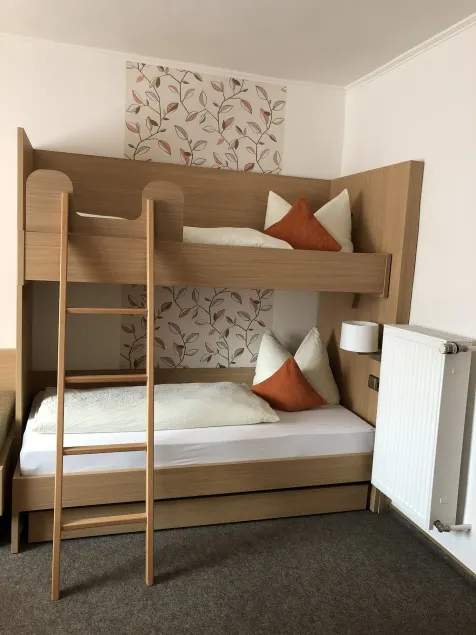 Hotel garni zur Linde - Image 1