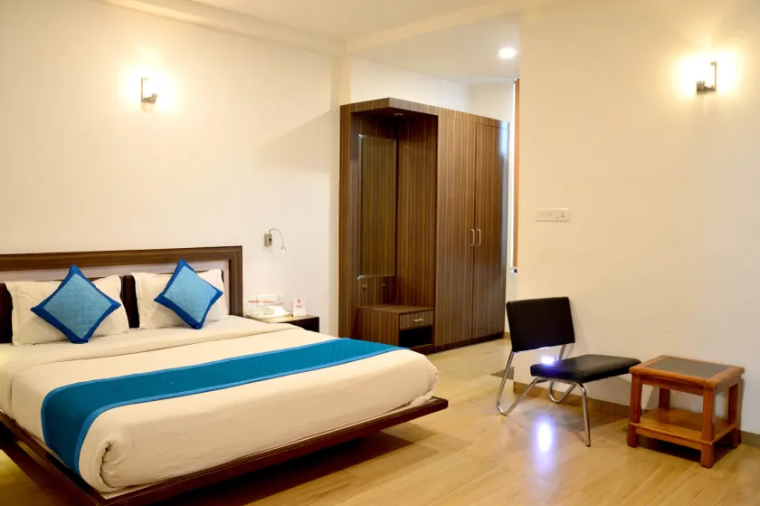 Hotel Marc Inn - Image 1