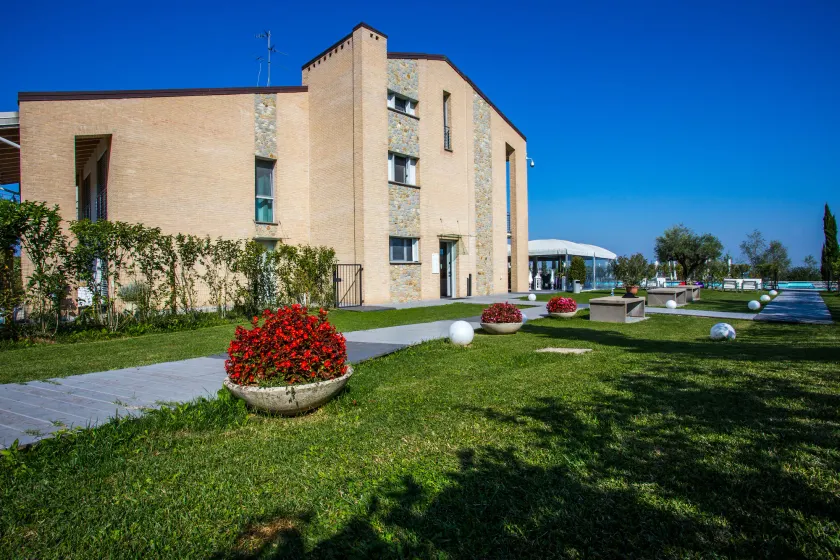 Gelso Bianco Country Resort - Image 1