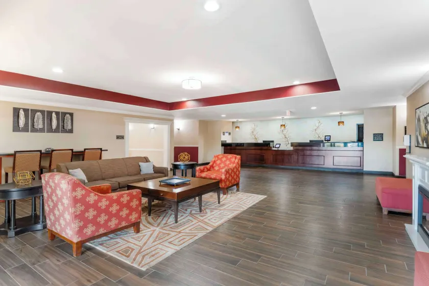 Best Western Plus Burleson Inn & Suites - Image 1