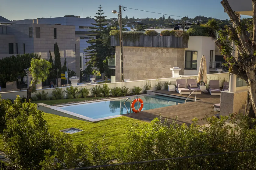Somewhere - Estoril Guesthouse - Image 1