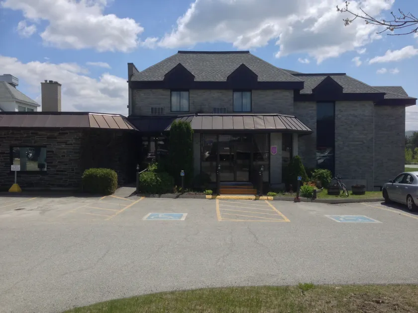 Quality Hotel & Suites - Image 1