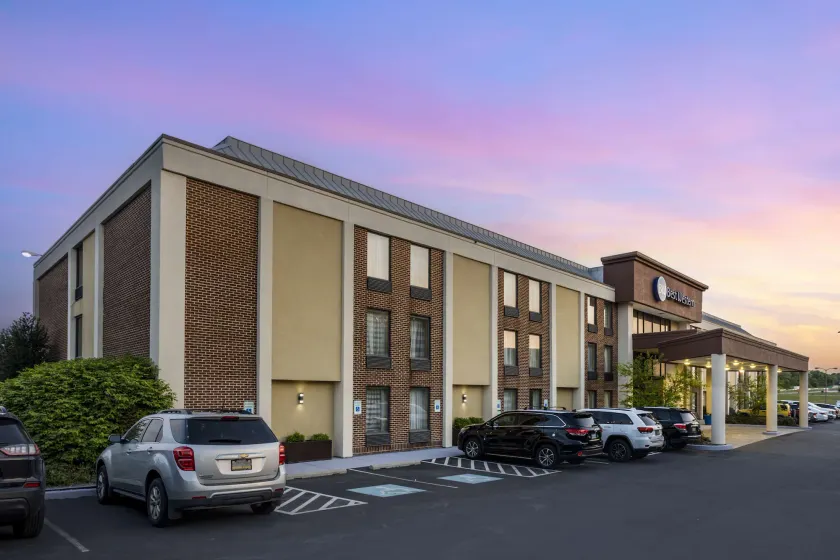 Best Western Harrisburg North Hershey - Image 1