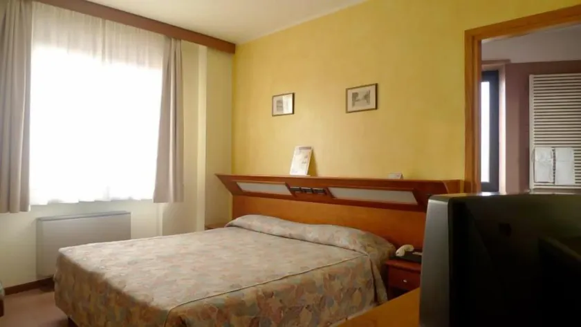 Hotel Borghetti - Image 1