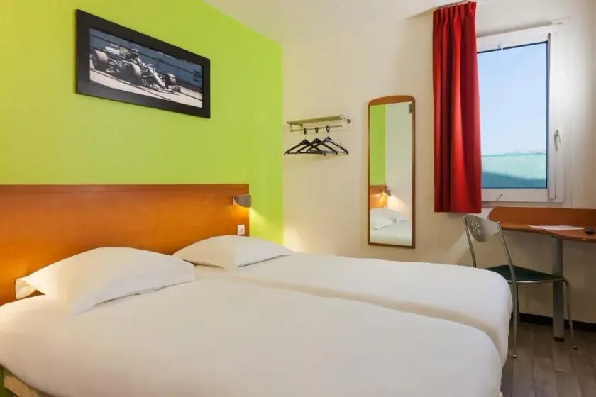 Enzo Hotels Chalons en Champagne - Image 1