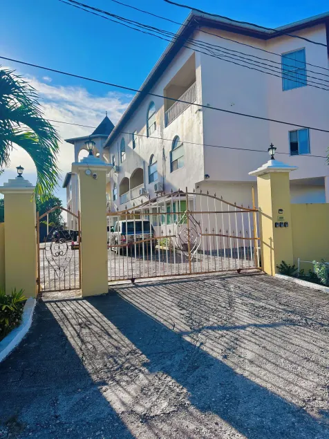 Spring Palm Estate - Image 1