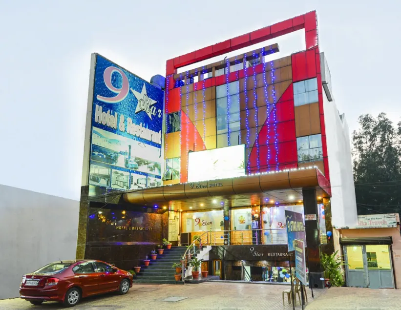 MD 9 Star Hotel - Image 1