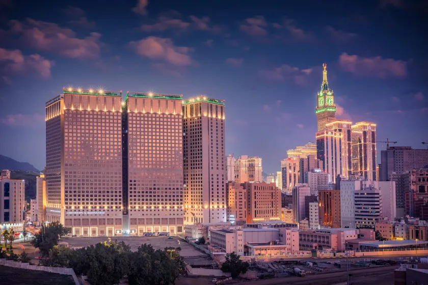 Al Kiswah Towers Hotel - Image 1