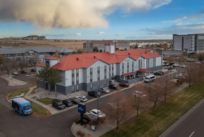 AmericInn by Wyndham Denver Airport - Image 1