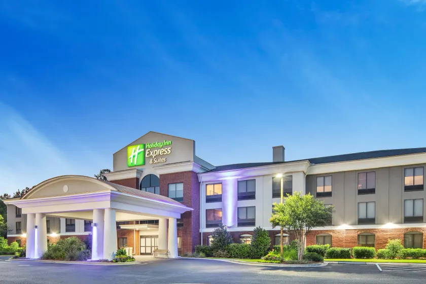 Holiday Inn Express & Suites - Hardeeville-Hilton Head by IHG - Image 1