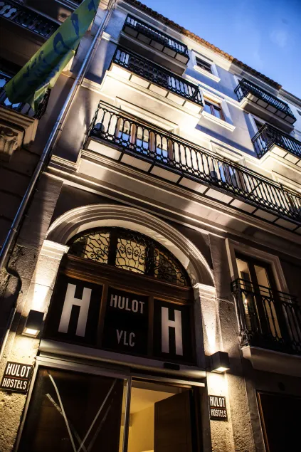 Hulot B&B Valencia - Image 1