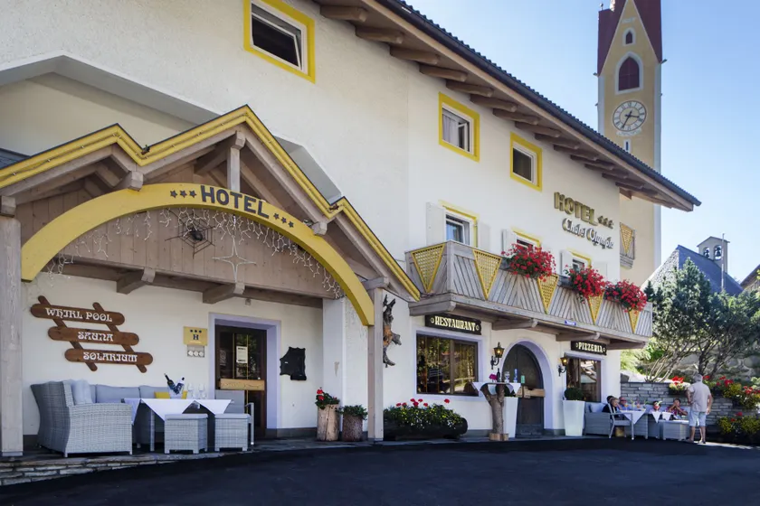 Hotel Chalet Olympia - Image 1