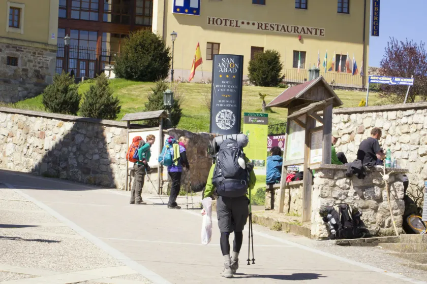 Hotel San Antón Abad - Image 1