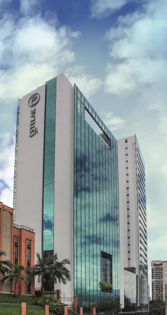 Hotel Estelar Square - Image 1