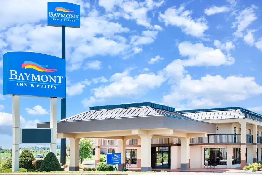 Baymont by Wyndham Clarksville Northeast - Image 1