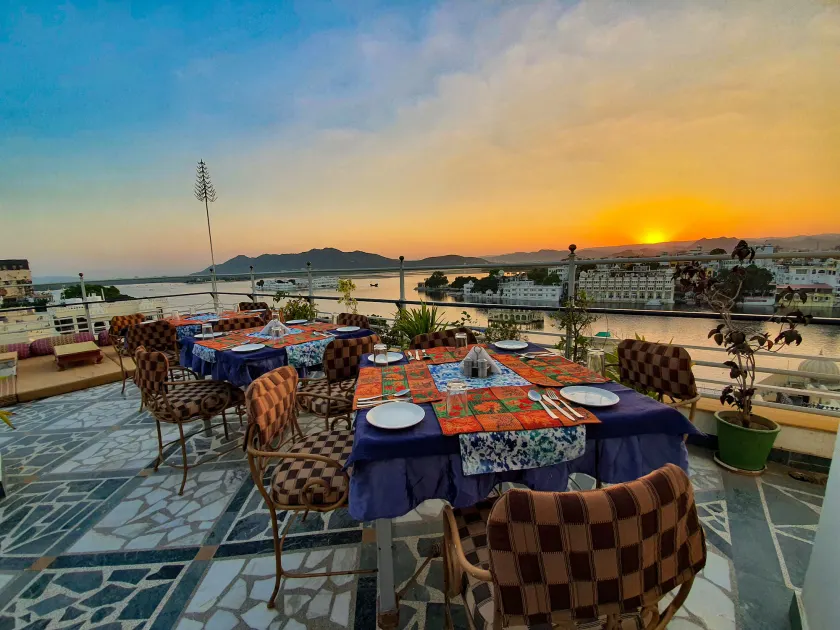 Hotel Mewar Haveli - At Lake Pichola - Image 1