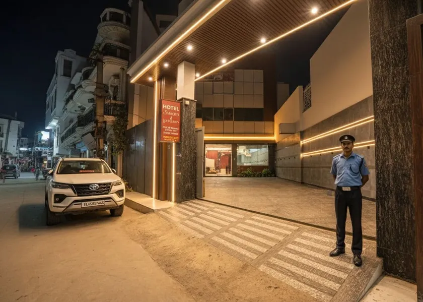 Hotel Shagun & Banquets I Rohini - Entrada (vista interior)